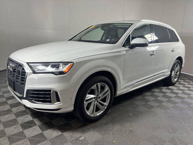 Photo of 2022 White Audi Q7