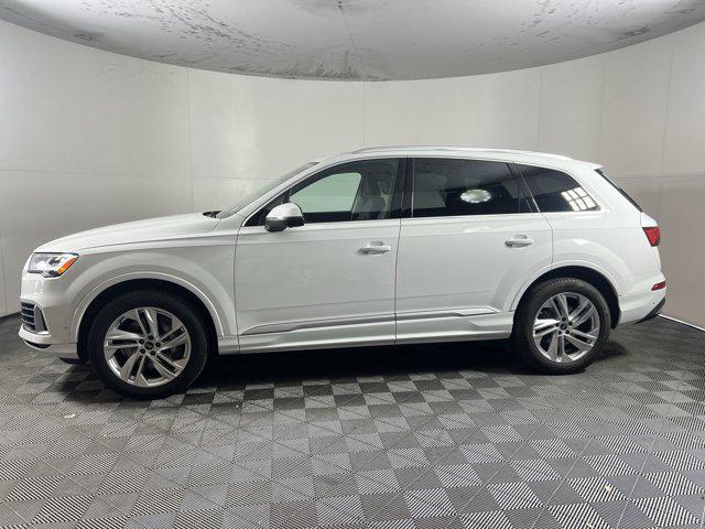 Photo of 2022 White Audi Q7