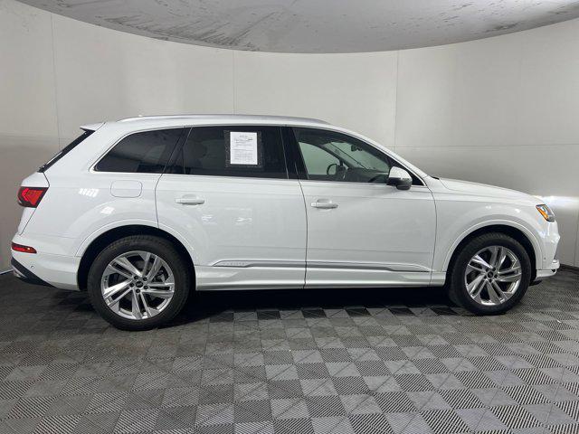 Photo of 2022 White Audi Q7