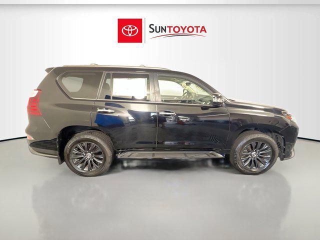 Photo of 2022 Black Onyx Lexus GX 460