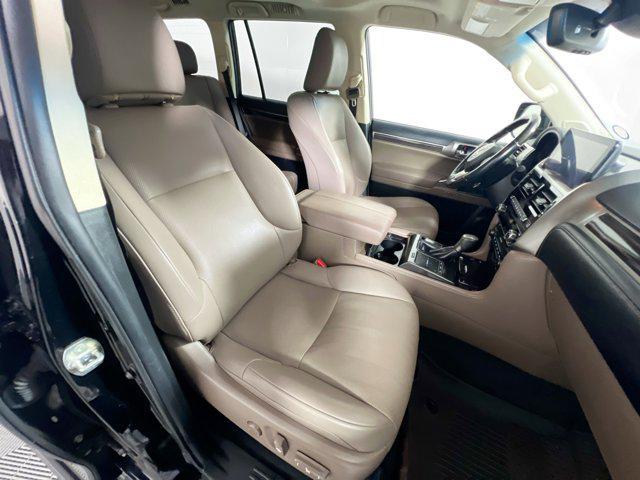 Photo of 2022 Black Onyx Lexus GX 460