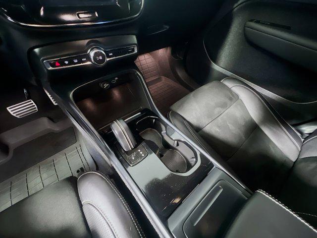 Photo of 2021 Crystal White Metallic Volvo XC40 Recharge Pure Electric