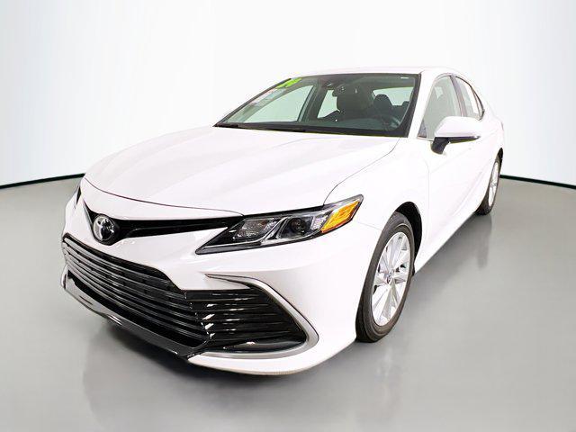 Photo of 2024 Ice Cap Toyota Camry