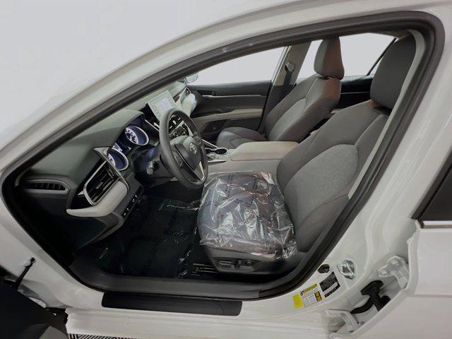 Photo of 2024 Ice Cap Toyota Camry