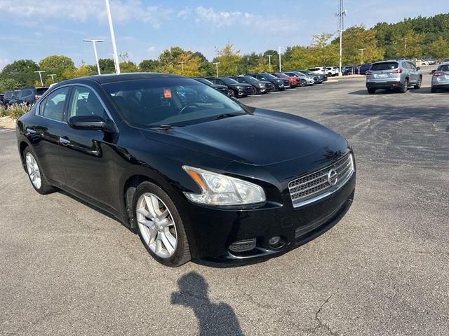 Photo of 2010 Super Black Metallic Nissan Maxima