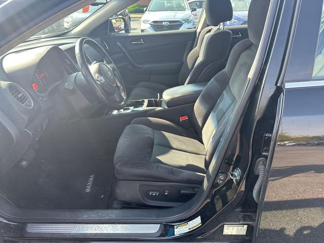 Photo of 2010 Super Black Metallic Nissan Maxima