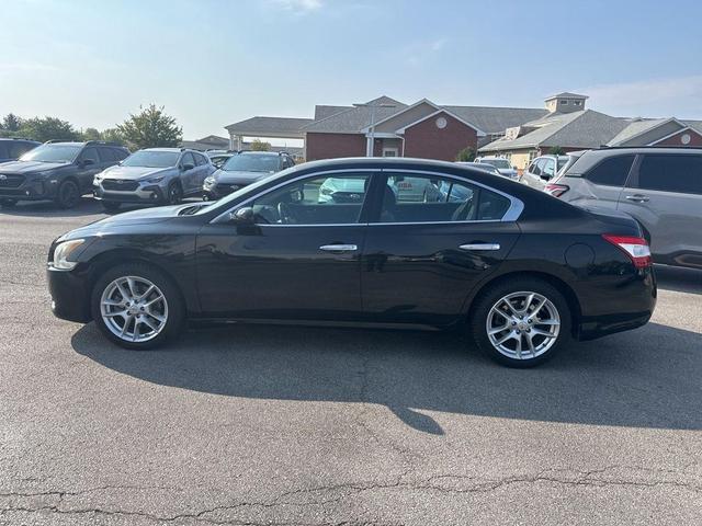 Photo of 2010 Super Black Metallic Nissan Maxima