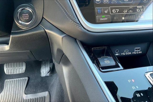 Photo of 2025 Ice Silver Metallic Subaru Outback