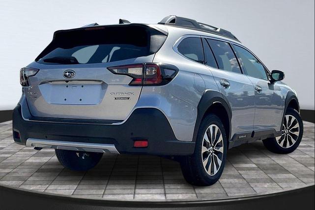 Photo of 2025 Ice Silver Metallic Subaru Outback
