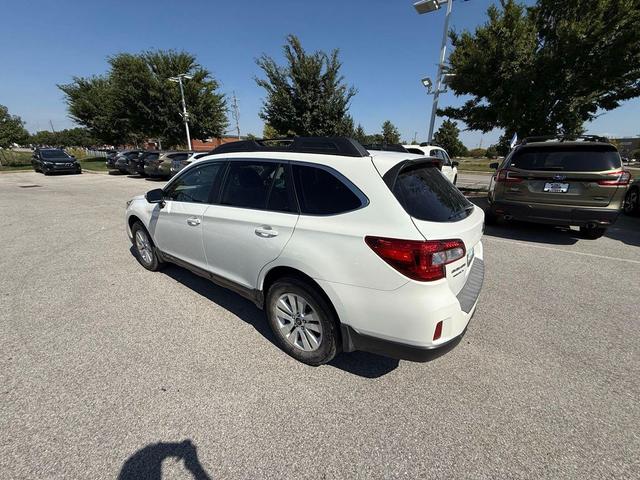 Photo of 2015 Crystal White Pearl Subaru Outback