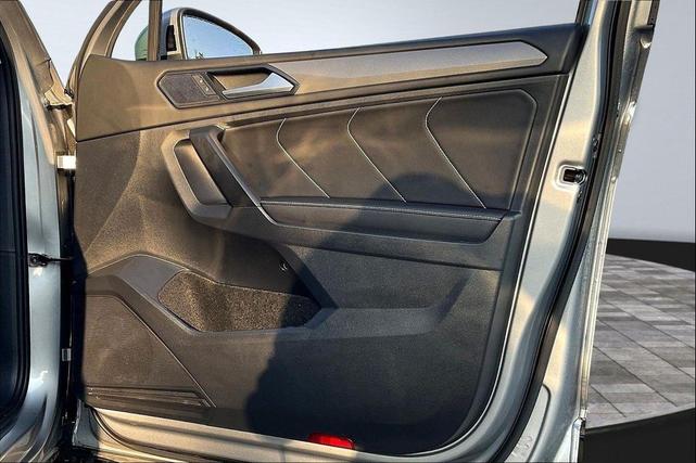 Photo of 2023 Silver Volkswagen Tiguan