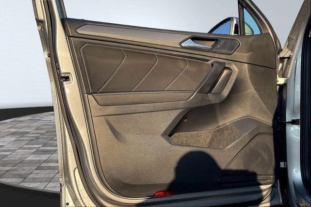 Photo of 2023 Silver Volkswagen Tiguan