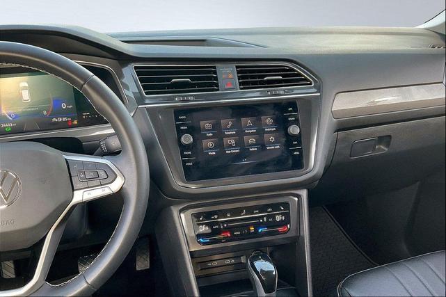 Photo of 2023 Silver Volkswagen Tiguan
