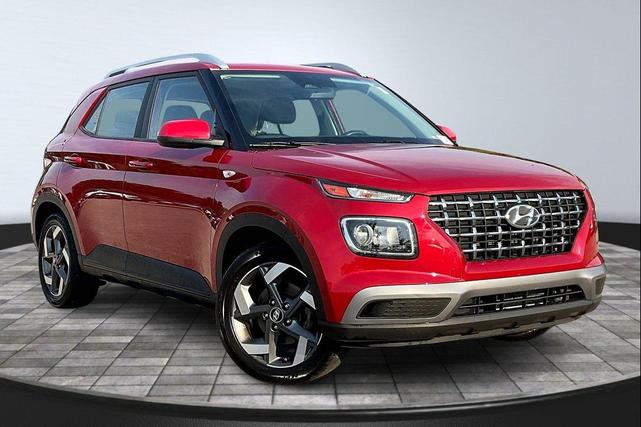 Photo of 2023 Scarlet Red Pearl Hyundai VENUE