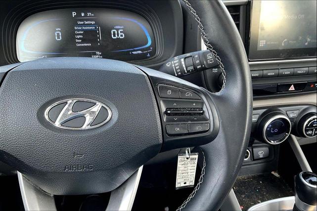Photo of 2023 Scarlet Red Pearl Hyundai VENUE