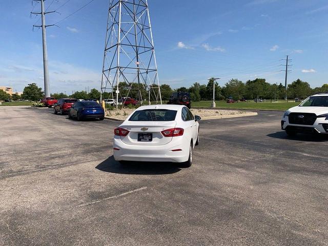 Photo of 2018 Summit White Chevrolet Cruze