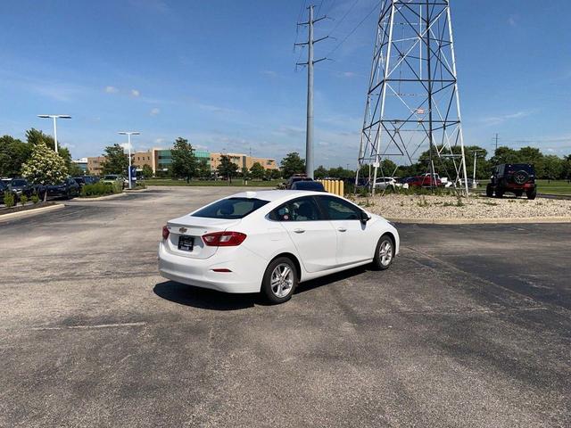 Photo of 2018 Summit White Chevrolet Cruze