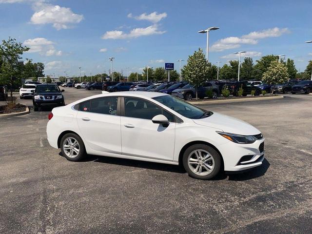 Photo of 2018 Summit White Chevrolet Cruze