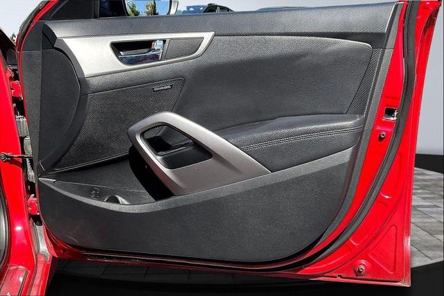 Photo of 2014 Boston Red Metallic Hyundai Veloster