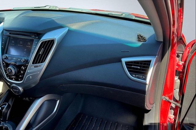 Photo of 2014 Boston Red Metallic Hyundai Veloster