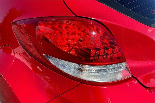 Photo of 2014 Boston Red Metallic Hyundai Veloster