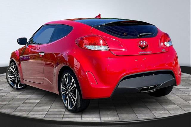 Photo of 2014 Boston Red Metallic Hyundai Veloster