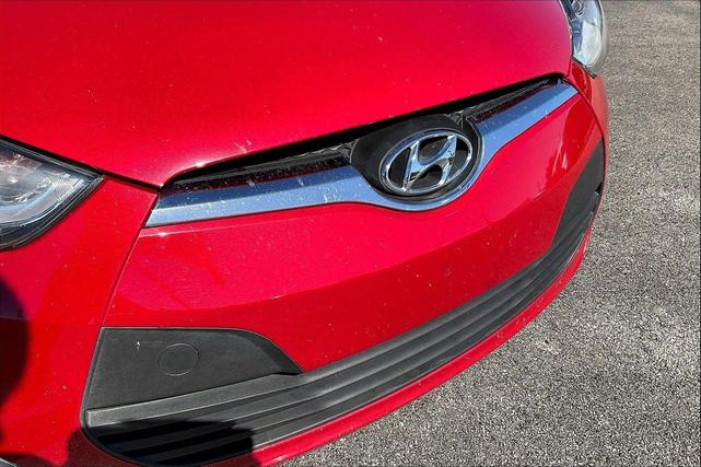 Photo of 2014 Boston Red Metallic Hyundai Veloster