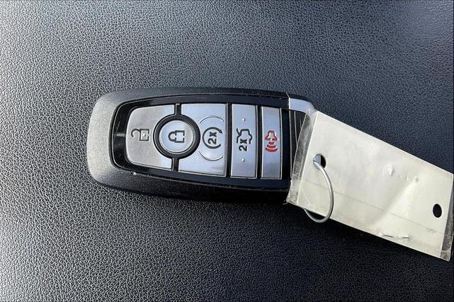 Photo of 2019 Burgundy Velvet Metallic Tinted Clearcoat Ford Edge