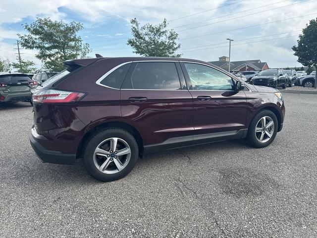 Photo of 2019 Burgundy Velvet Metallic Tinted Clearcoat Ford Edge