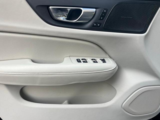 Photo of 2025 Onyx Black Metallic Volvo S60