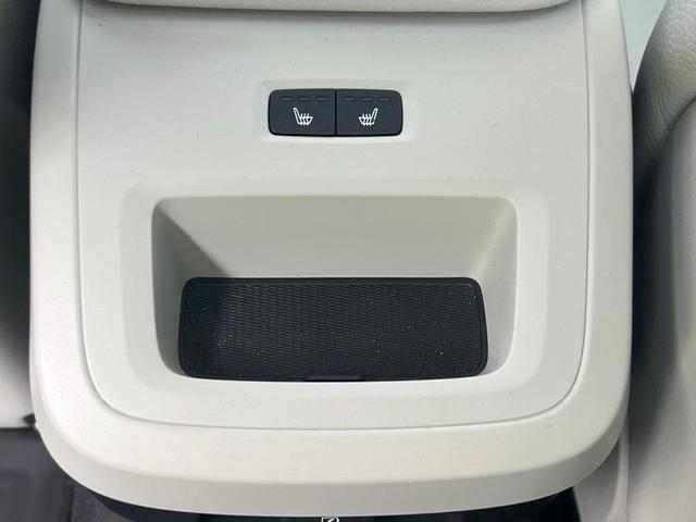 Photo of 2025 Onyx Black Metallic Volvo S60