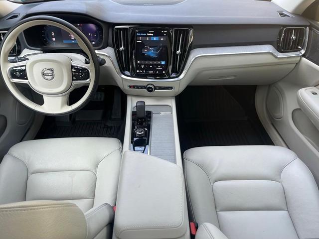 Photo of 2025 Onyx Black Metallic Volvo S60
