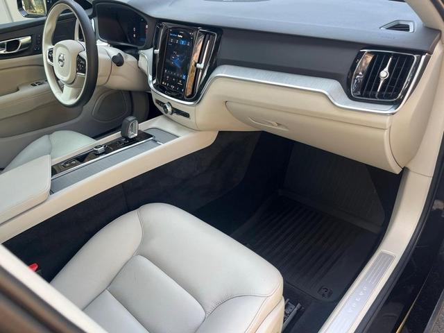 Photo of 2025 Onyx Black Metallic Volvo S60
