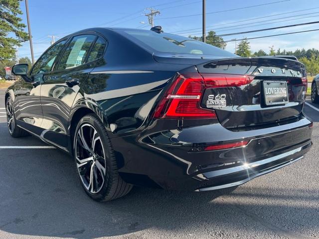 Photo of 2025 Onyx Black Metallic Volvo S60