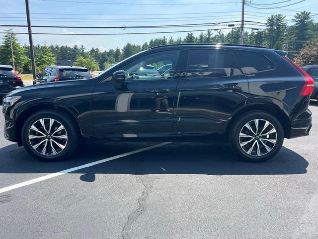 Photo of 2023 Onyx Black Metallic Volvo XC60