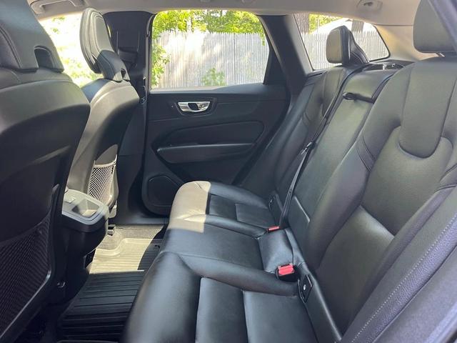 Photo of 2023 Onyx Black Metallic Volvo XC60