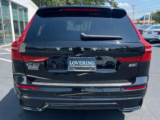 Photo of 2023 Onyx Black Metallic Volvo XC60