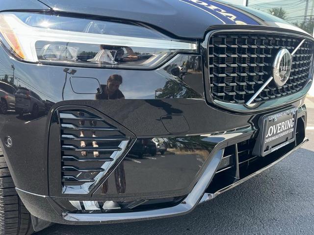 Photo of 2023 Onyx Black Metallic Volvo XC60
