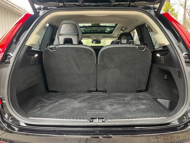 Photo of 2024 Onyx Black Metallic Volvo XC90
