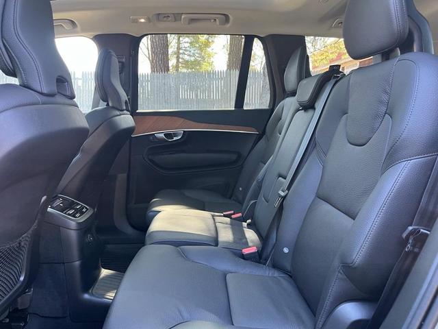 Photo of 2024 Metallic Volvo XC90 Recharge Plug-In Hybrid
