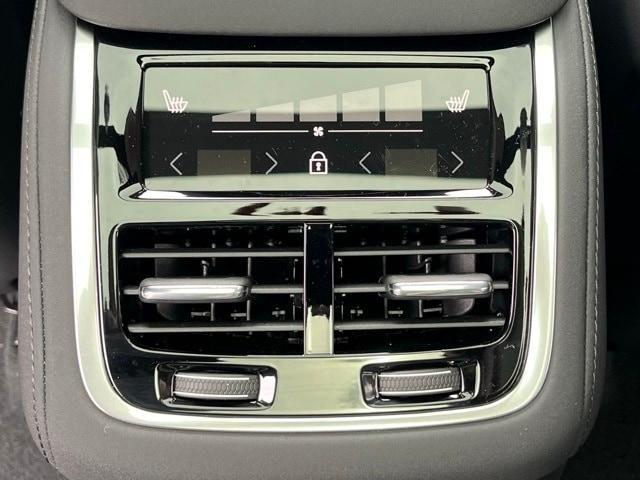 Photo of 2025 Onyx Black Volvo XC90 Plug-In Hybrid