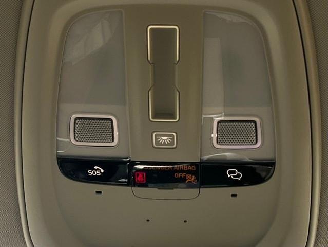 Photo of 2025 Onyx Black Volvo XC90 Plug-In Hybrid