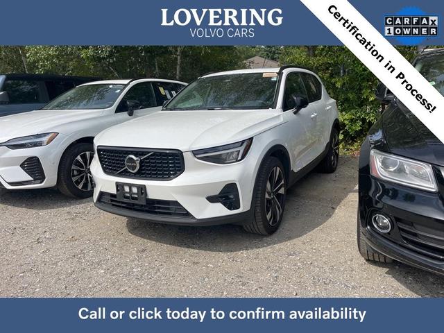 Photo of 2025 Crystal White Pearl Volvo XC40