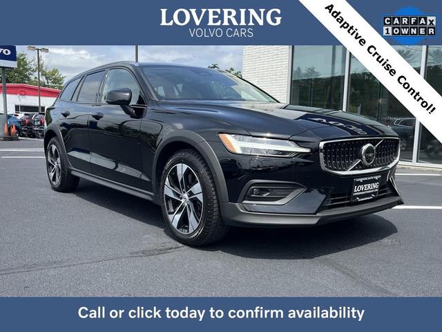 2023 Volvo V60 Cross Country