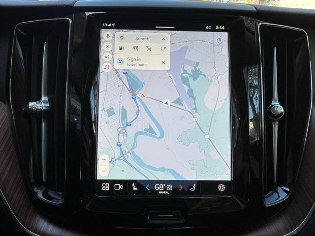 Photo of 2024 Silver Volvo XC60