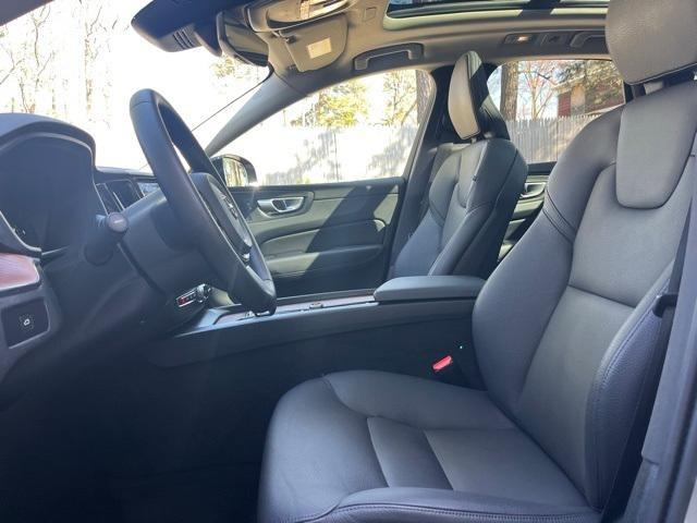 Photo of 2024 Silver Volvo XC60