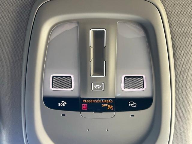Photo of 2024 Silver Volvo XC60