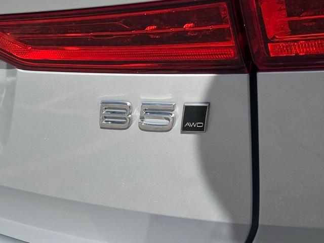Photo of 2024 Silver Volvo XC60