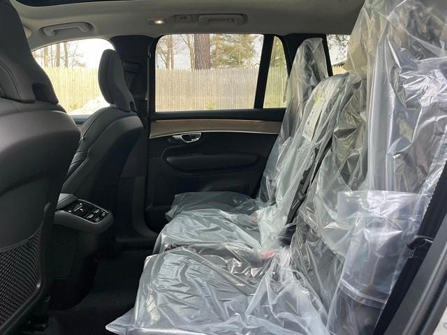 Photo of 2025 Crystal White Pearl Volvo XC90
