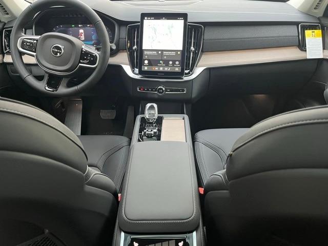 Photo of 2025 Crystal White Pearl Volvo XC90